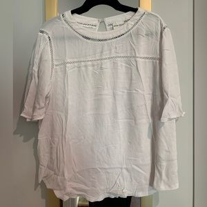 Ava & Aviv white short sleeve blouse